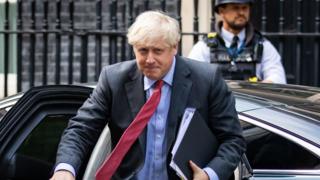 Covid-19: What do scientists think of the PM’s plan?