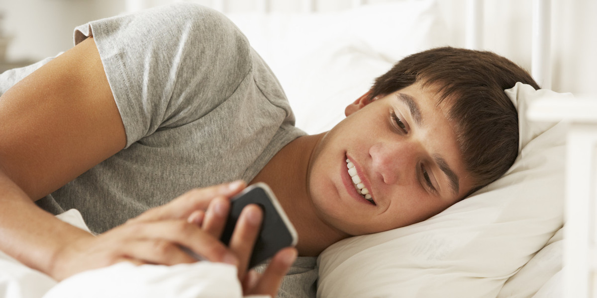 ‘Nomophobia’: 9 In 10 College Students Battle Fear Of Being Without Smartphone