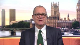 Chief scientist ‘told off’ for lockdown plea