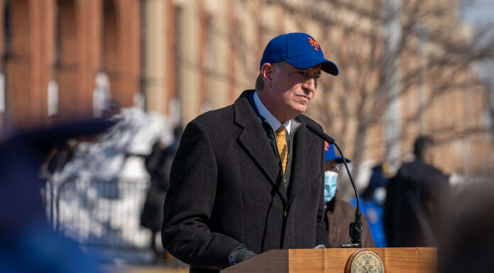 A ‘freer’ de Blasio convenes labor leaders for private meeting on mayor’s race