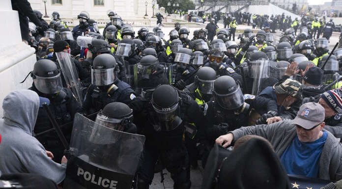 Capitol riot defendant will plead guilty, cooperate with government
