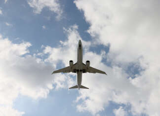 Aviation and wireless industries agree to pause 5G rollout — for 2 weeks