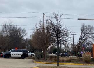 Man takes hostages at Texas synagogue, demands release of Pakistani neuroscientist
