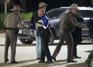 Hostages safe after Texas synagogue standoff; captor dead