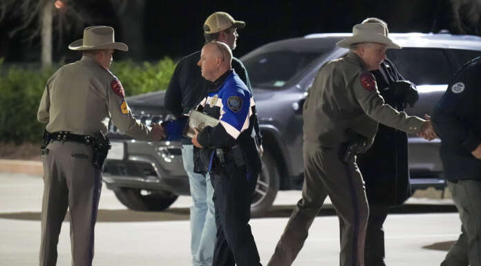 Hostages safe after Texas synagogue standoff; captor dead