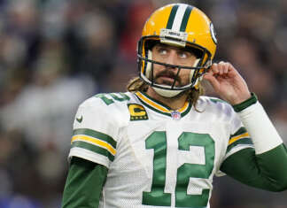 Packers' Aaron Rodgers takes aim at COVID vaccine debate: 'If science can't be questioned, it's not science'