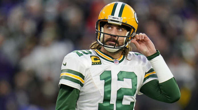 Packers' Aaron Rodgers takes aim at COVID vaccine debate: 'If science can't be questioned, it's not science'