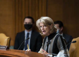 Murkowski to Biden: Pick SCOTUS nominee who can get GOP votes