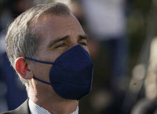 Officials urge mask-wearing for fans attending Super Bowl