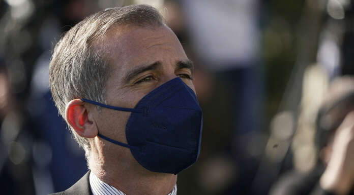 Officials urge mask-wearing for fans attending Super Bowl