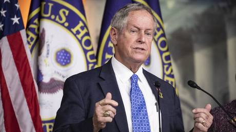 US lawmakers threaten sanctions for Syria rapprochement